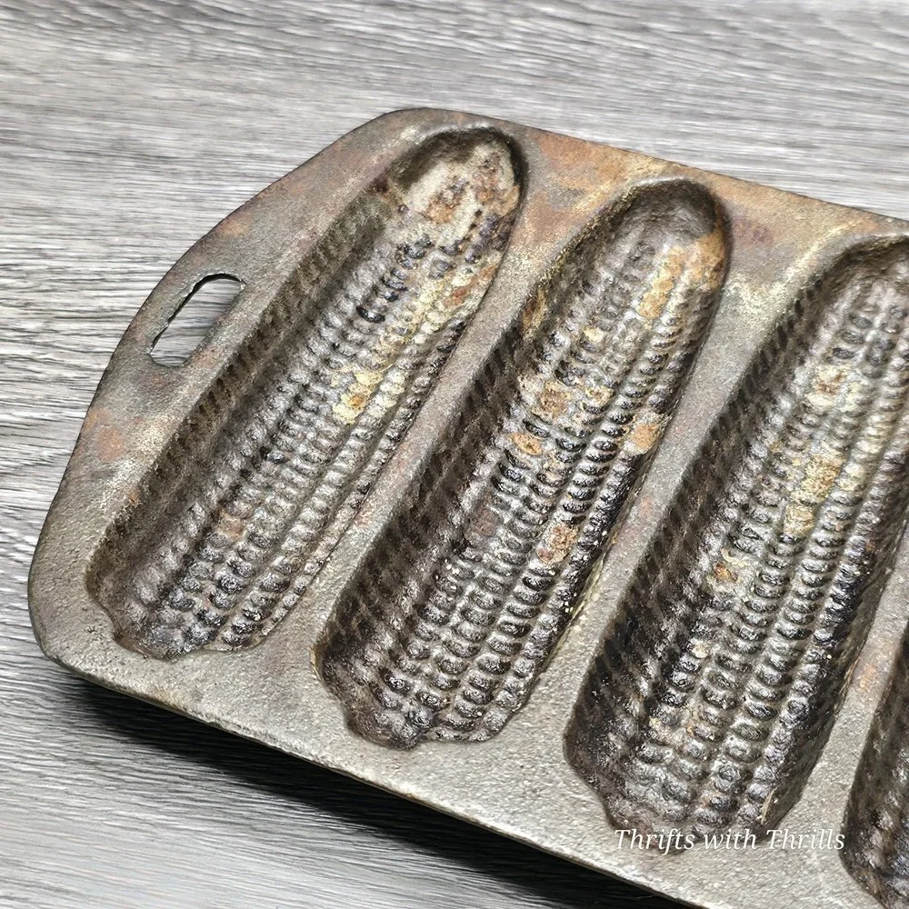 Vintage Cast Iron Cornbread Pan - 7 Ear Corn Stick‎ Pan - 12